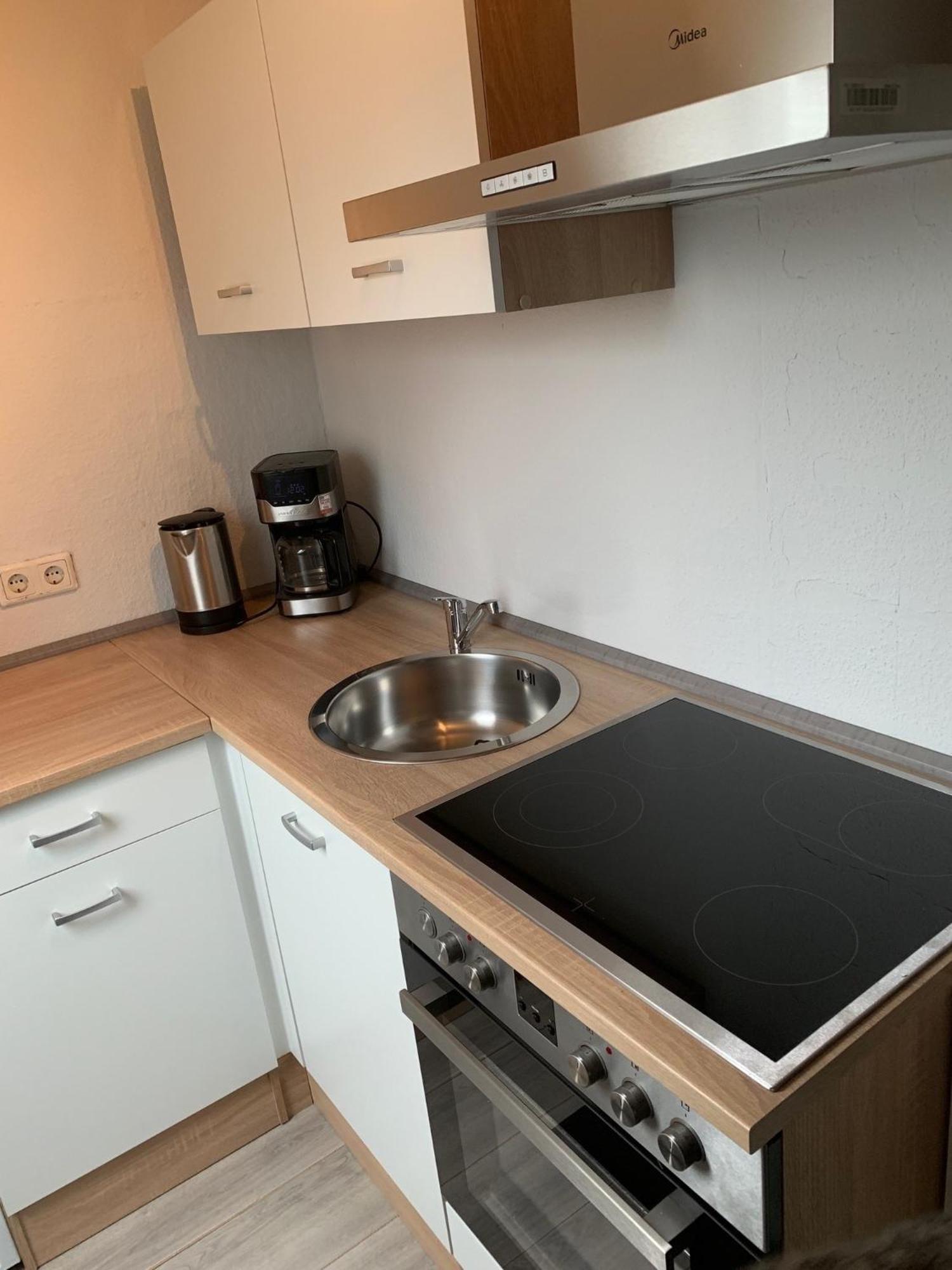 Apartamento Studio 49 Mit Balkon, Einbau Kueche , Eigenes Bad ,2 Boxspringbetten, W-Lan, Tv , Waschmaschine Oberhausen  Exterior foto